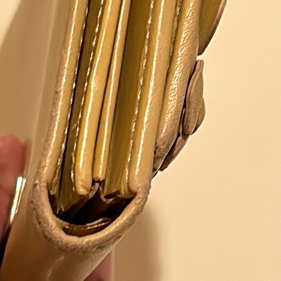 Valentino Garavani Long Wallet Beige Tan Leather Floral Applique Trifold - Picture 7 of 14